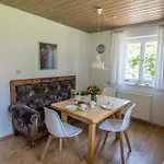 Haus Hirt - Idyllisch Wohnen Zwischen Augsburg Und Muenchen Klosterlechfeld
